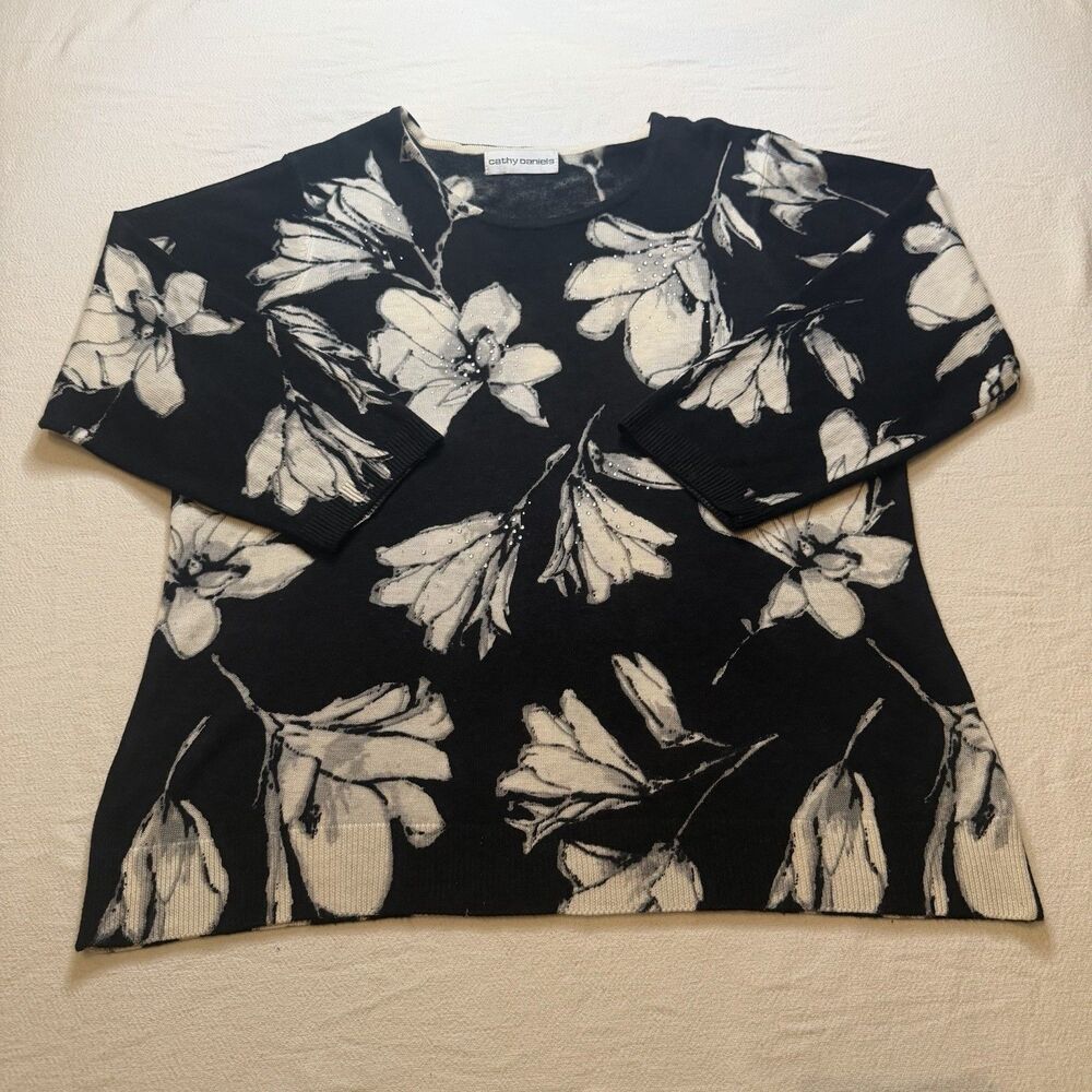 Cathy Daniels Shirt Womens Large Black White Floral w/ Diamond Accent Top Blouse